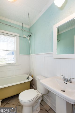 1786 Center Avenue, East Point, GA 30344