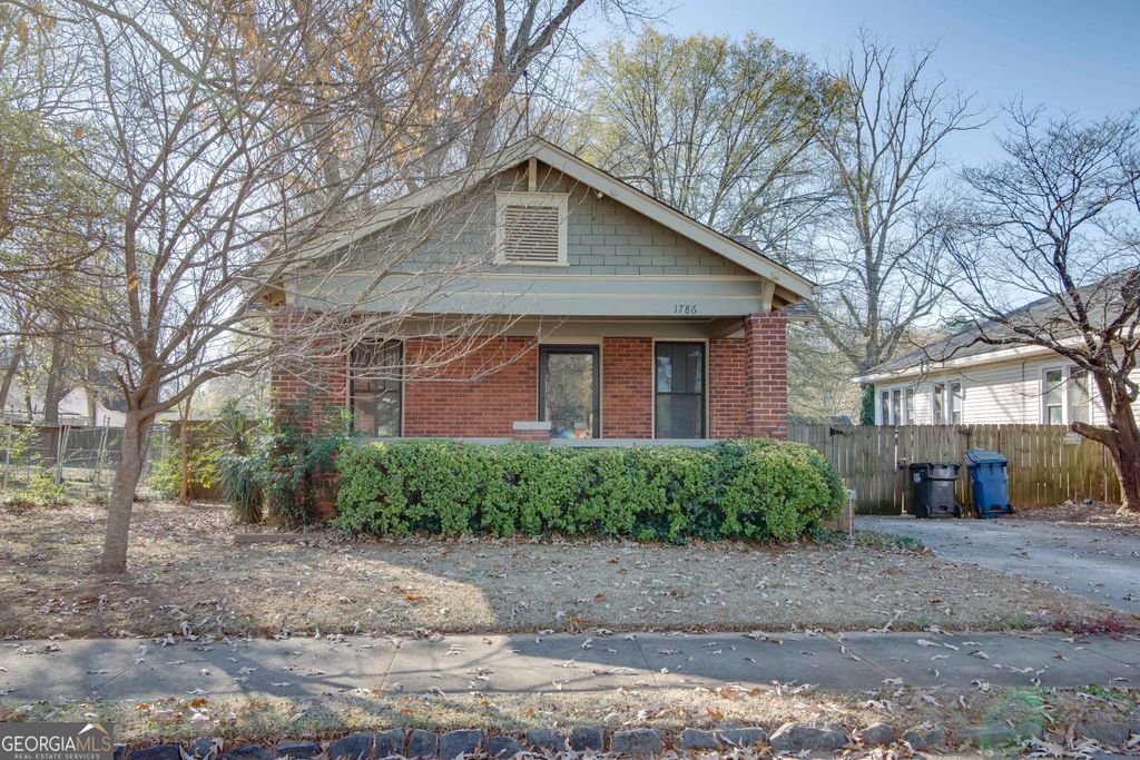 1786 Center Avenue, East Point, GA 30344