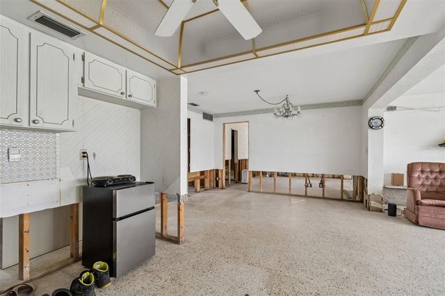 15 BELLEVUE DRIVE, Treasure Island, FL 33706