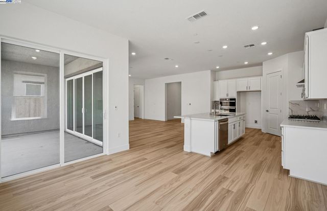 1065 Bradbury Dr, Discovery Bay, CA 94505