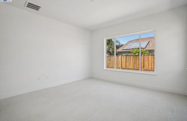 1065 Bradbury Dr, Discovery Bay, CA 94505