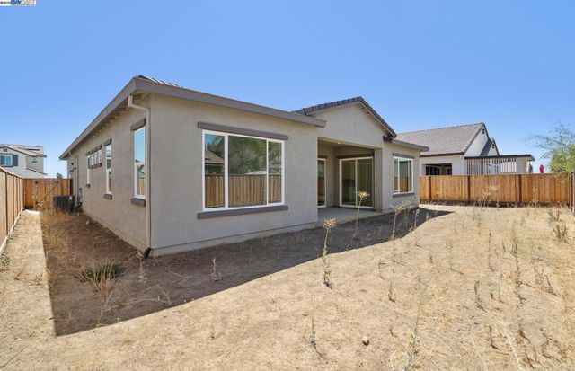 1065 Bradbury Dr, Discovery Bay, CA 94505