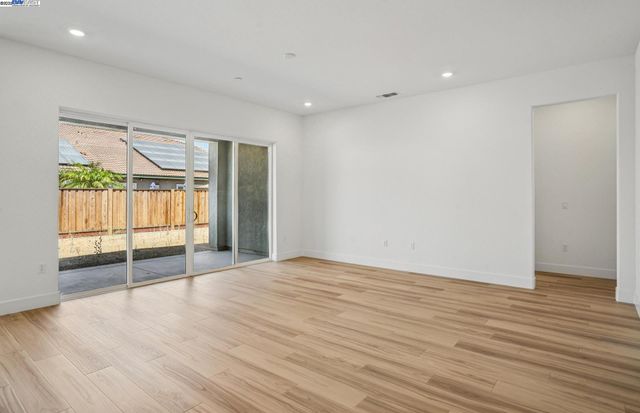 1065 Bradbury Dr, Discovery Bay, CA 94505