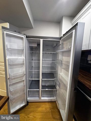 5211 ROSALIE RIDGE DR, Centreville, VA 20120