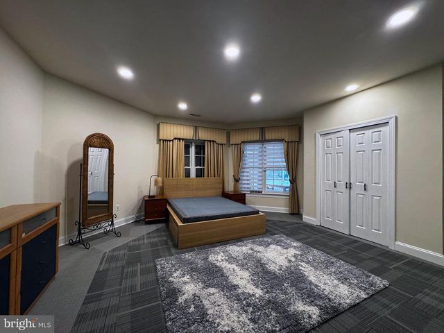 5211 ROSALIE RIDGE DR, Centreville, VA 20120