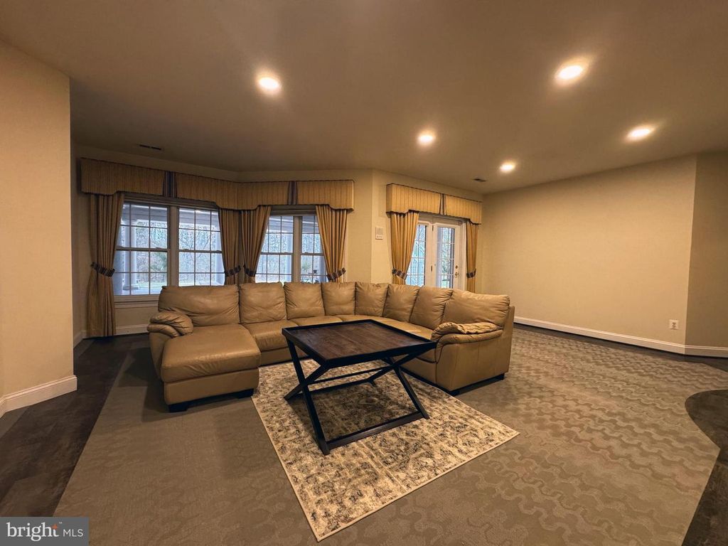 5211 ROSALIE RIDGE DR, Centreville, VA 20120