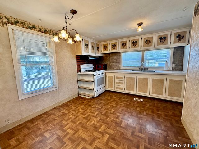 9 North Road, East Windsor, CT 06088