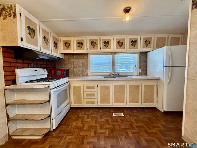 9 North Road, East Windsor, CT 06088