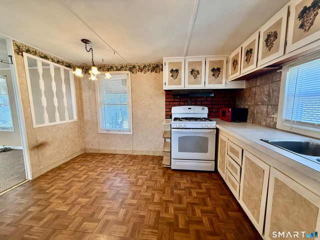 9 North Road, East Windsor, CT 06088