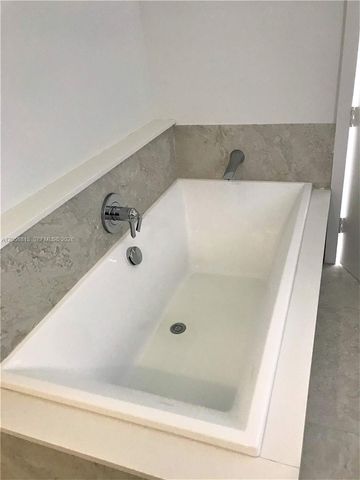 488 NE 18th St 3910, Miami, FL 33132