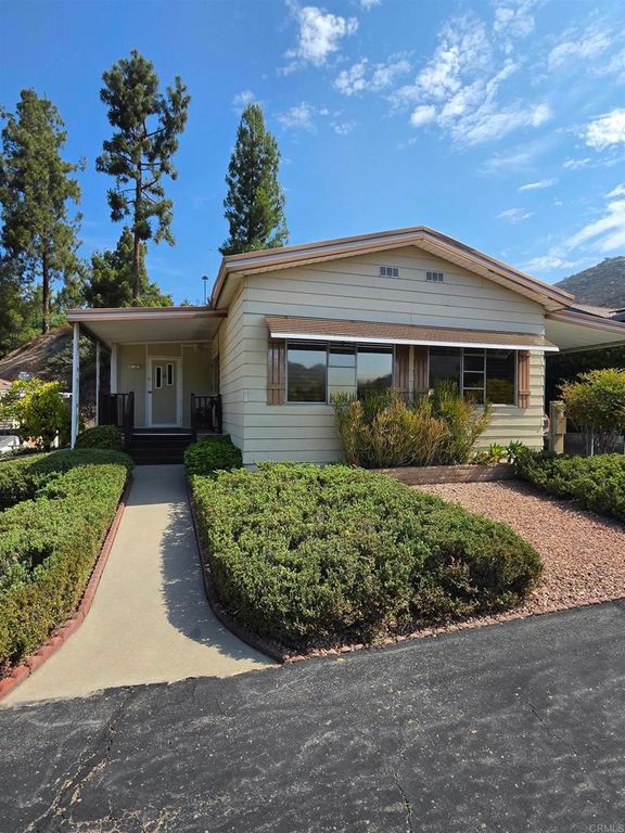 8975 Lawrence Welk Drive 128, Escondido, CA 92026 — exterior