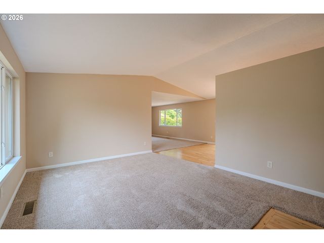 1575 Sw KINGS BYWAY, Troutdale, OR 97060