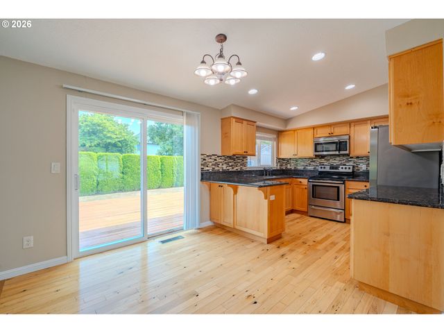 1575 Sw KINGS BYWAY, Troutdale, OR 97060