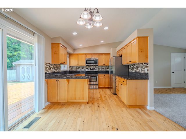 1575 Sw KINGS BYWAY, Troutdale, OR 97060