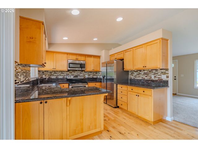 1575 Sw KINGS BYWAY, Troutdale, OR 97060