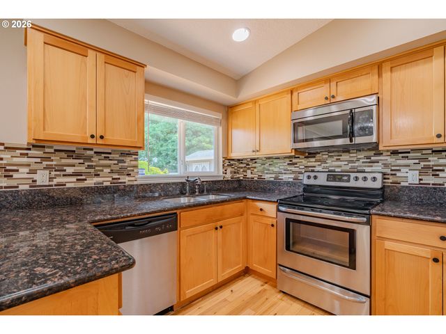 1575 Sw KINGS BYWAY, Troutdale, OR 97060