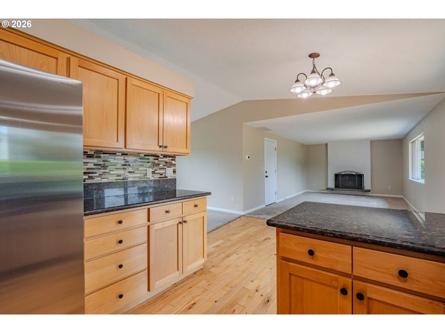 1575 Sw KINGS BYWAY, Troutdale, OR 97060