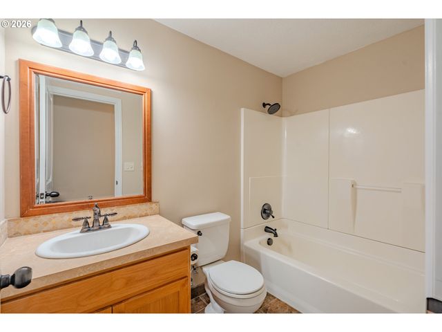 1575 Sw KINGS BYWAY, Troutdale, OR 97060
