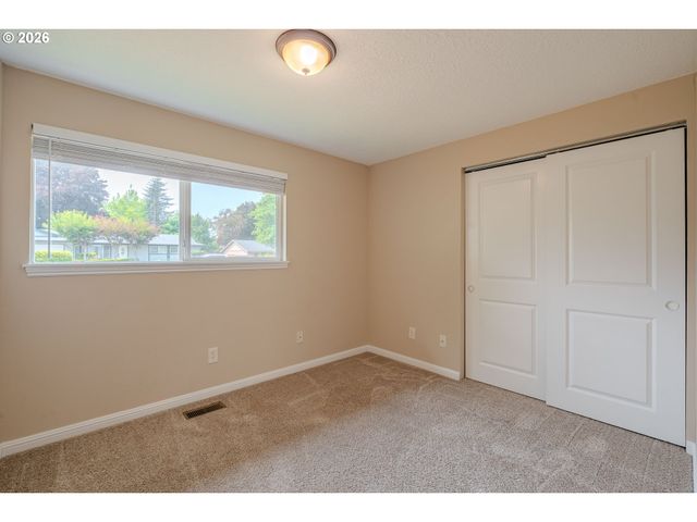 1575 Sw KINGS BYWAY, Troutdale, OR 97060