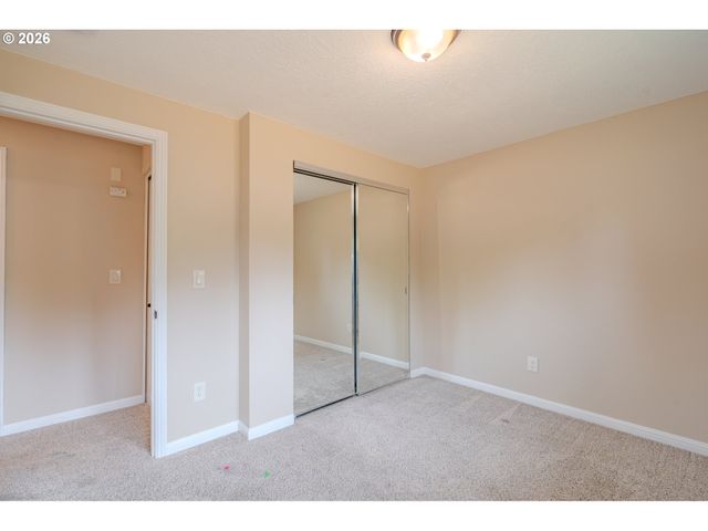 1575 Sw KINGS BYWAY, Troutdale, OR 97060