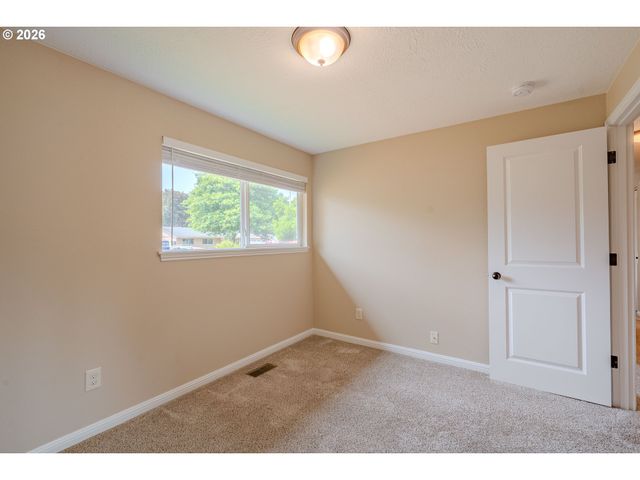 1575 Sw KINGS BYWAY, Troutdale, OR 97060