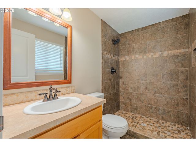 1575 Sw KINGS BYWAY, Troutdale, OR 97060