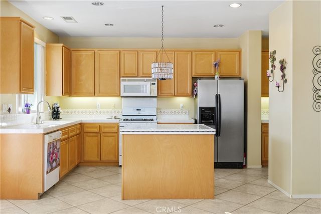 186 Canary Creek, Beaumont, CA 92223