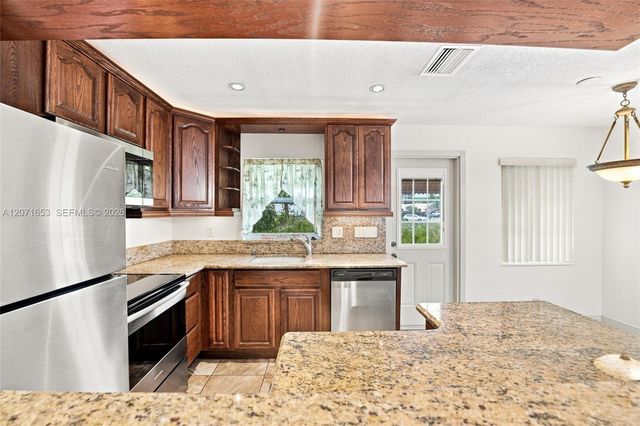 4305 NW 1 Terrace, Deerfield Beach, FL 33064