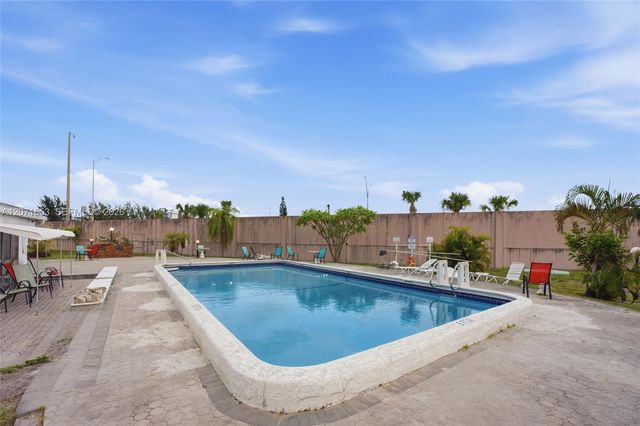 4305 NW 1 Terrace, Deerfield Beach, FL 33064