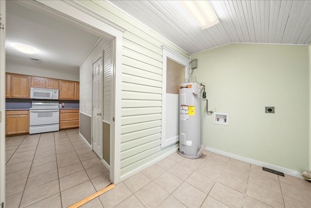 101 N 7th Street, Krum, TX 76249