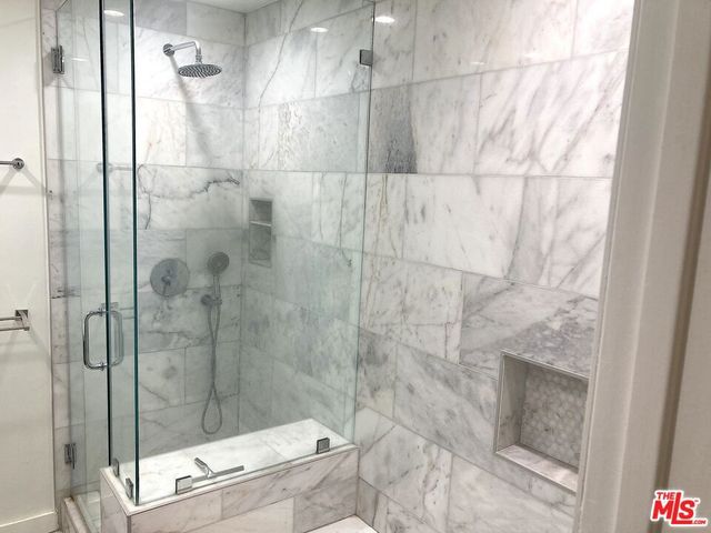 1025 N Kings Road 115, West Hollywood, CA 90069