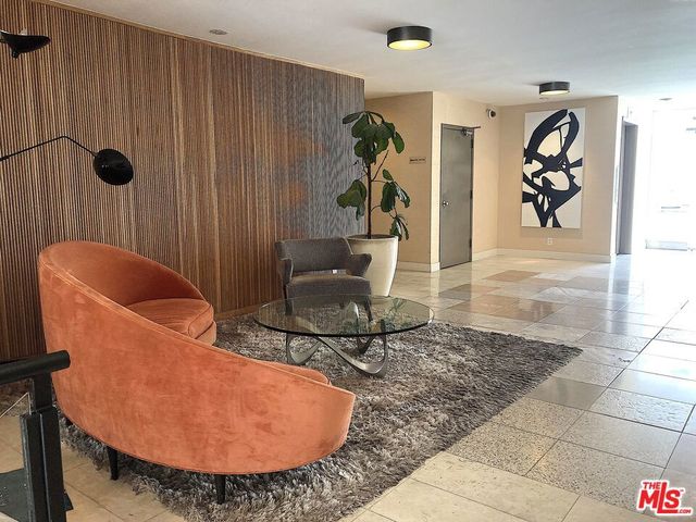1025 N Kings Road 115, West Hollywood, CA 90069