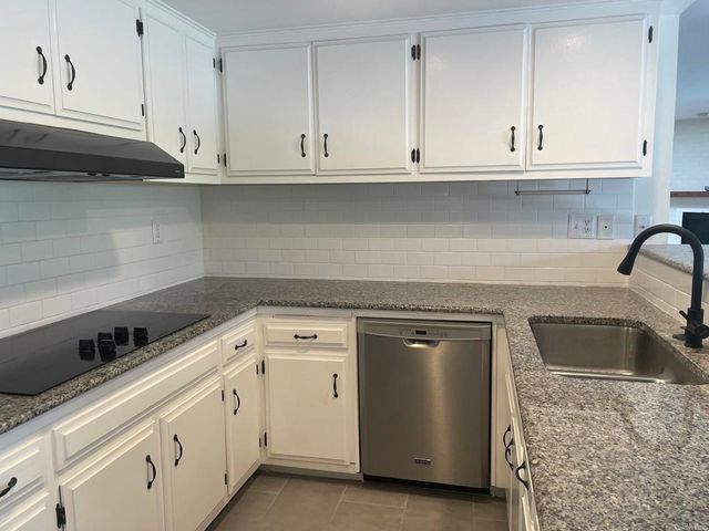 1866 Fairway Park Circle A, Escondido, CA 92026