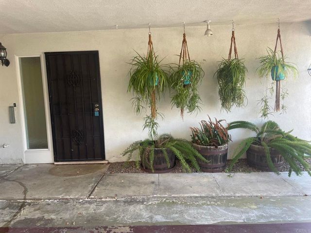 1866 Fairway Park Circle A, Escondido, CA 92026