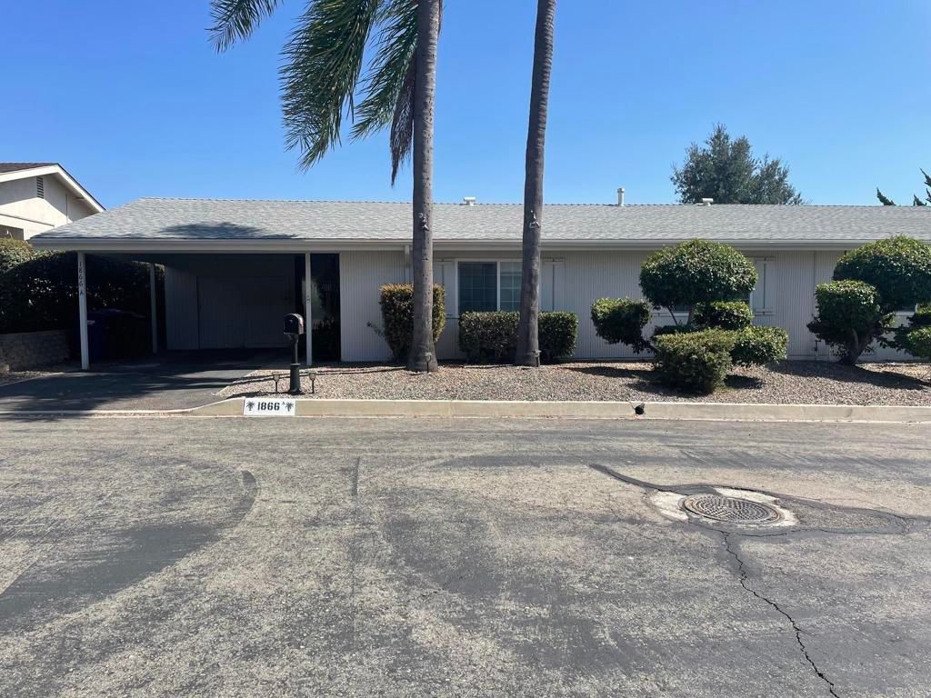 1866 Fairway Park Circle A, Escondido, CA 92026