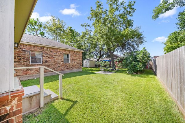 15 E Sterling Street, Baytown, TX 77520