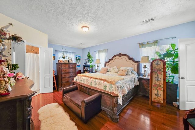 15 E Sterling Street, Baytown, TX 77520