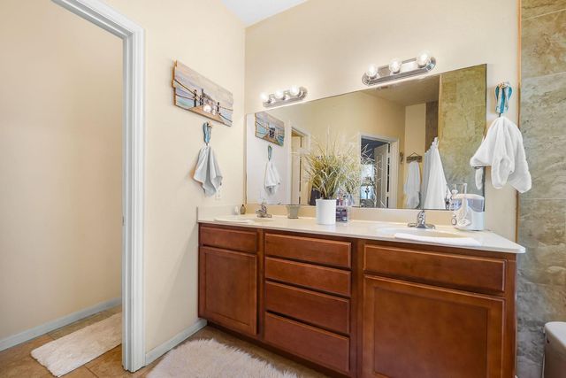 15 E Sterling Street, Baytown, TX 77520