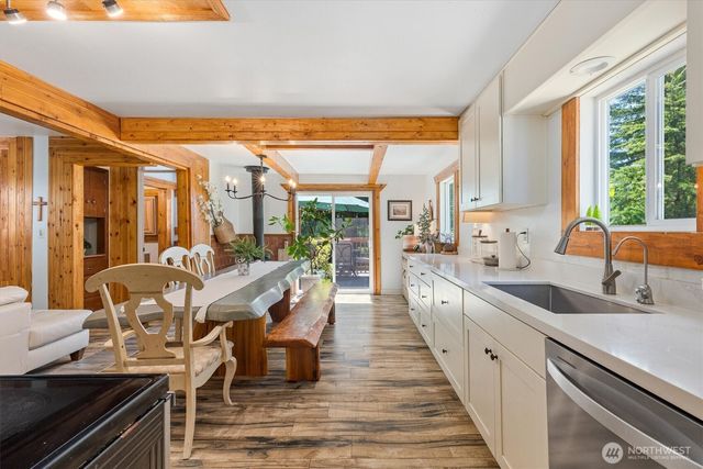 22122 SE 51st Place, Issaquah, WA 98029
