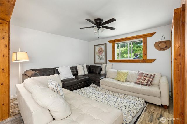 22122 SE 51st Place, Issaquah, WA 98029