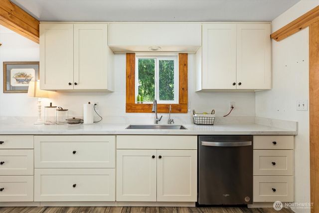22122 SE 51st Place, Issaquah, WA 98029