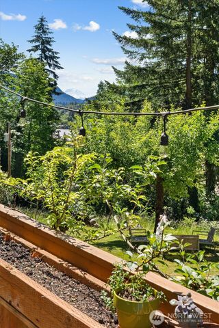 22122 SE 51st Place, Issaquah, WA 98029