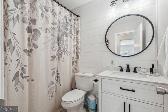 5232 SUMERDUCK RD, Sumerduck, VA 22742