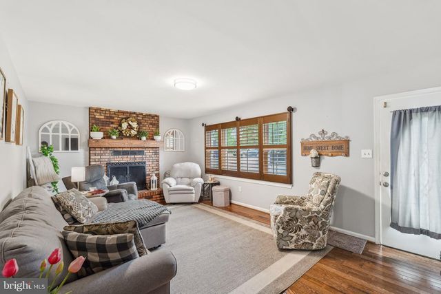 5232 SUMERDUCK RD, Sumerduck, VA 22742