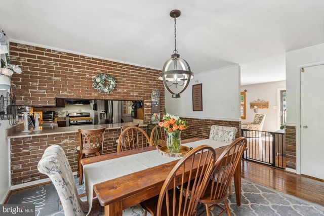 5232 SUMERDUCK RD, Sumerduck, VA 22742