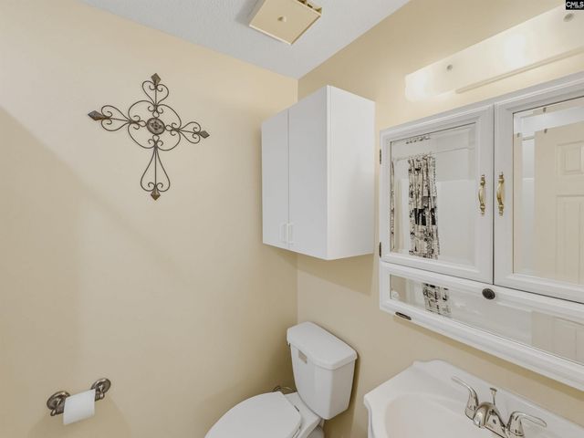 200 Gusty Ln, Hopkins, SC 29061