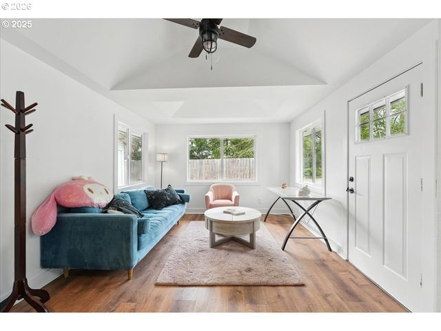 4711 ALDER St, West Linn, OR 97068