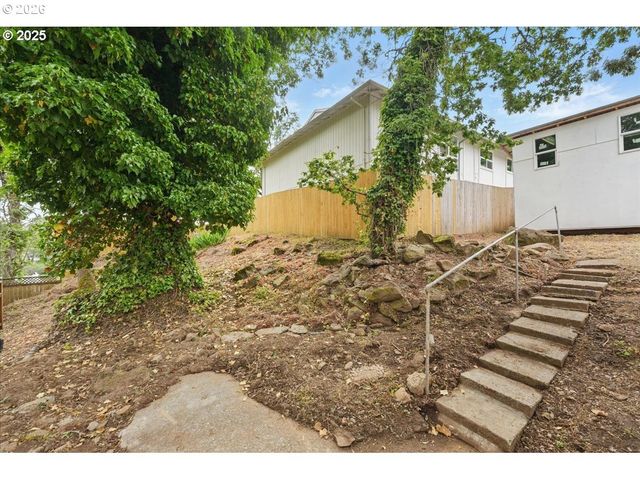 4711 ALDER St, West Linn, OR 97068