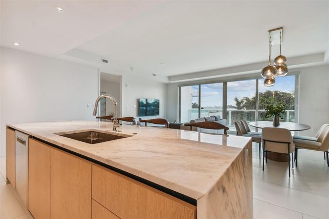 1020 SUNSET POINT ROAD 207, Clearwater, FL 33755
