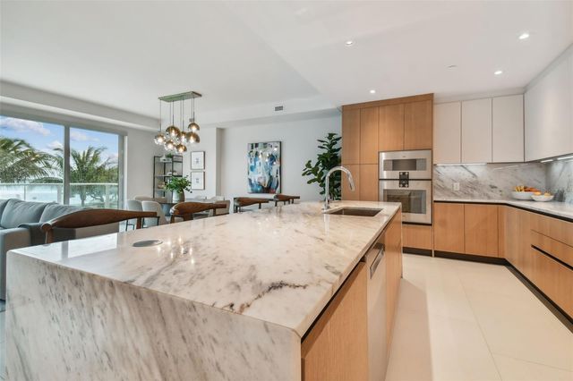 1020 SUNSET POINT ROAD 207, Clearwater, FL 33755